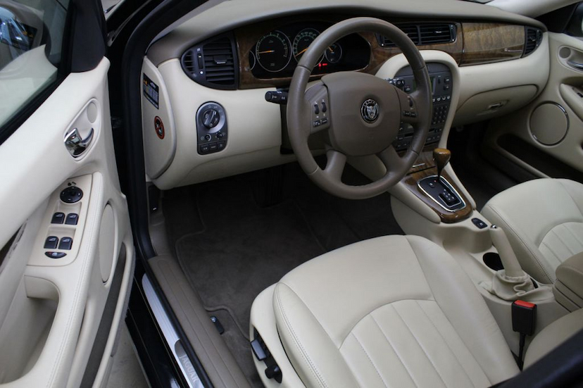 Foto do veículo JAGUAR  X TYPE 2.5 SE AWD 2008 10.295 KM 95.000,00