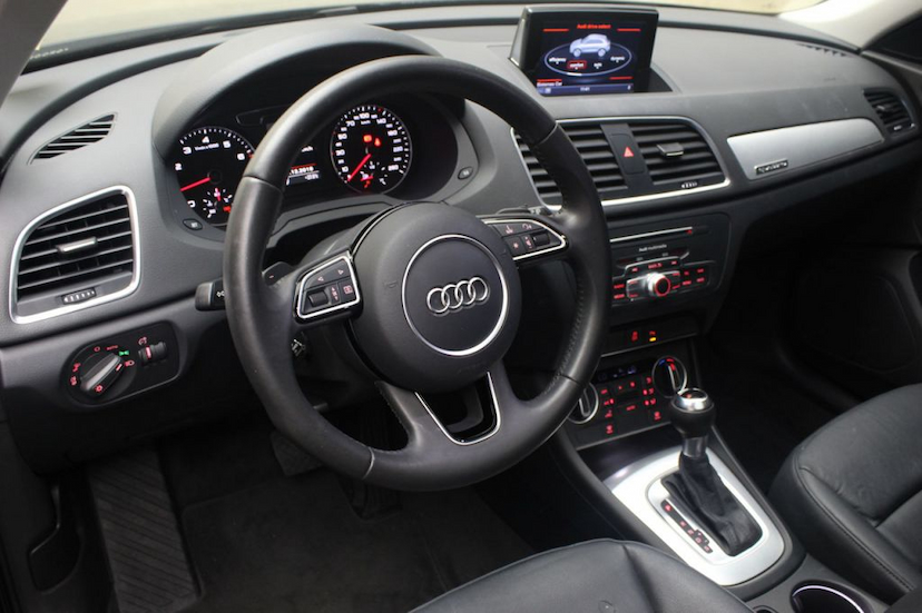 Foto do veículo AUDI  Q3 2.0 AMBIENTE QUATTRO 2016 30.006 KM 109.000,00