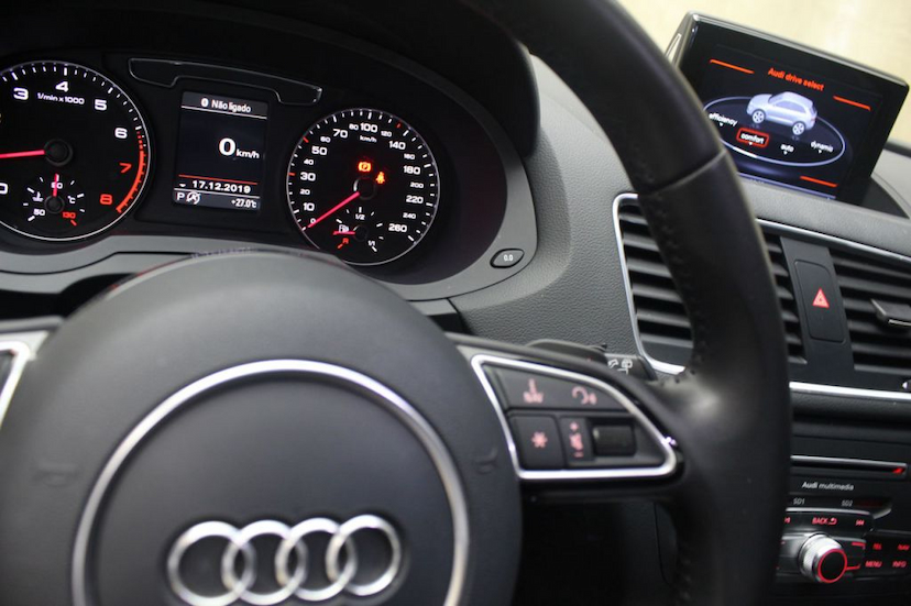 Foto do veículo AUDI  Q3 2.0 AMBIENTE QUATTRO 2016 30.006 KM 109.000,00