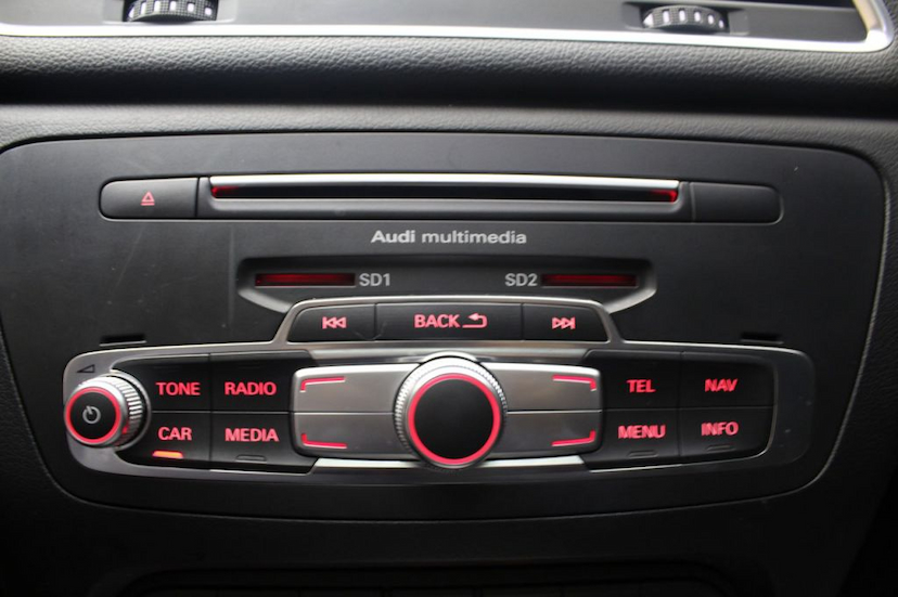 Foto do veículo AUDI  Q3 2.0 AMBIENTE QUATTRO 2016 30.006 KM 109.000,00