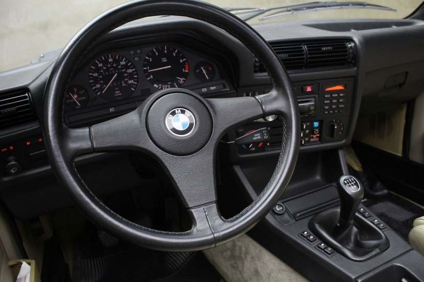 Foto do veículo BMW  325I CABRIOLET 1987 83.000 MILHAS 129.000,00