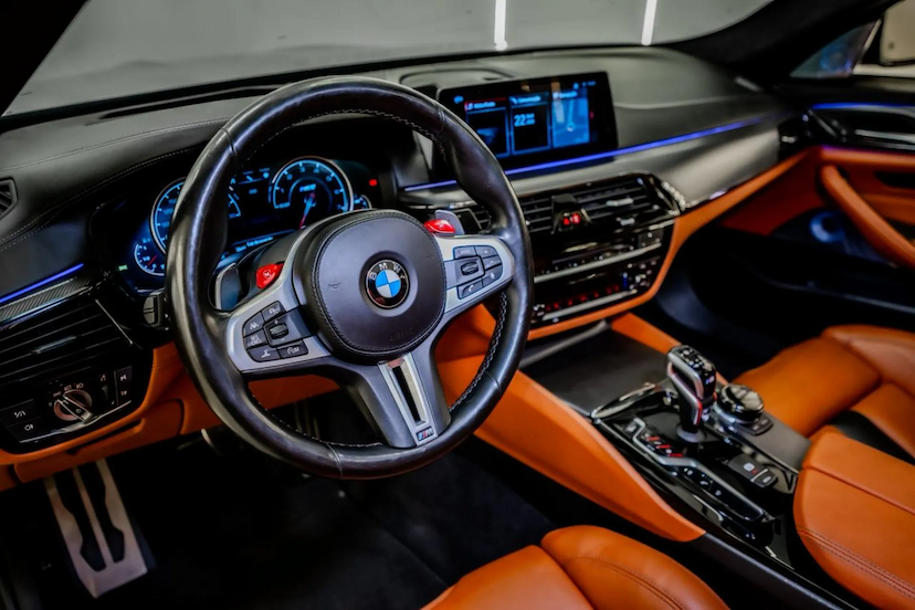 Foto do veículo BMW M5 4.4 V8 TWIN POWER M XDRIVE STEPTRONIC 2019 56.900 KM 469.900,00