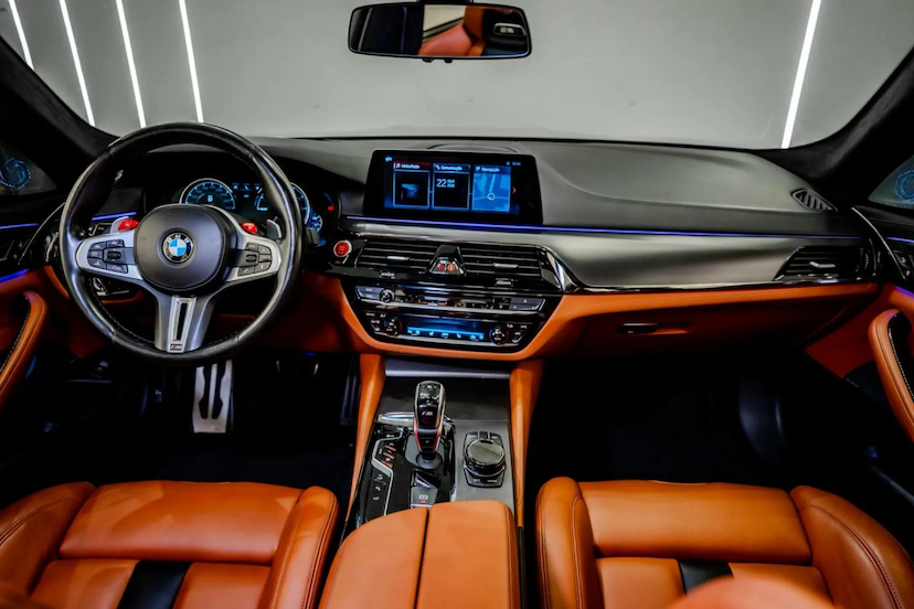 Foto do veículo BMW M5 4.4 V8 TWIN POWER M XDRIVE STEPTRONIC 2019 56.900 KM 469.900,00