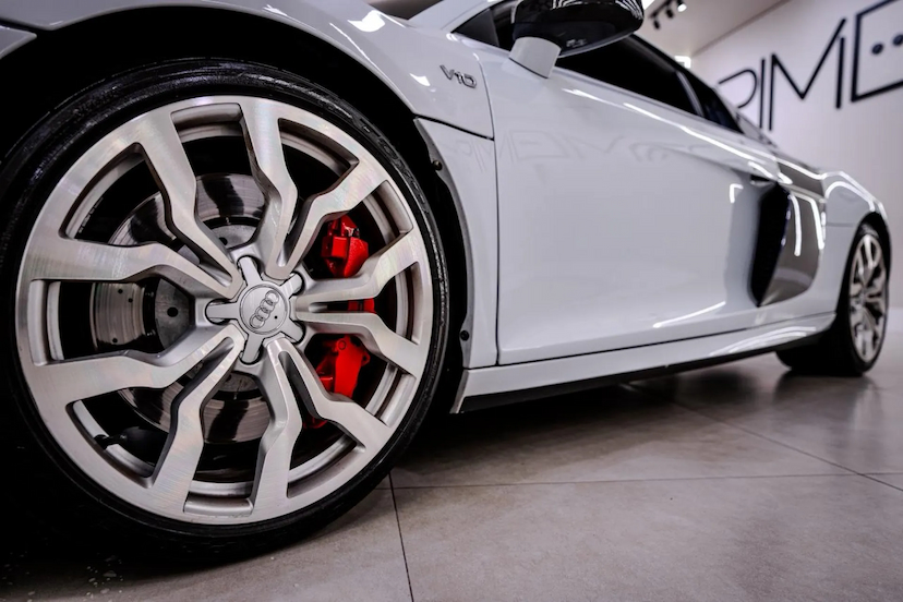 Foto do veículo AUDI R8 5.2 FSI QUATTRO V10 40V GASOLINA 2P R-TRONIC 2012 52.000 KM 664.900,00
