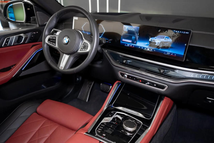 Foto do veículo BMW X6 3.0 TWINPOWER GASOLINA XDRIVE40I M SPORT AUTOMÁTICO 2026 5.900 KM 788.900,00