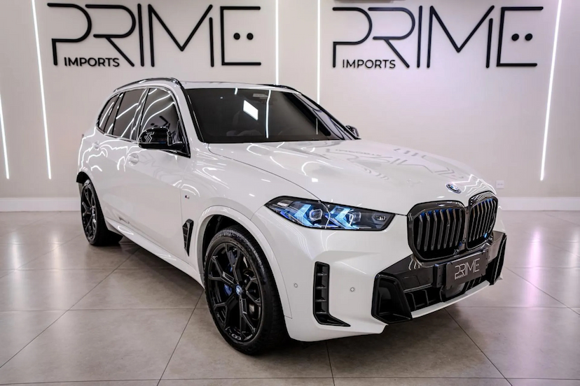Foto do veículo BMW X5 3.0 I6 TURBO HÍBRIDO XDRIVE50E M SPORT AUTOMÁTICO 2025 27.900 KM 699.900,00
