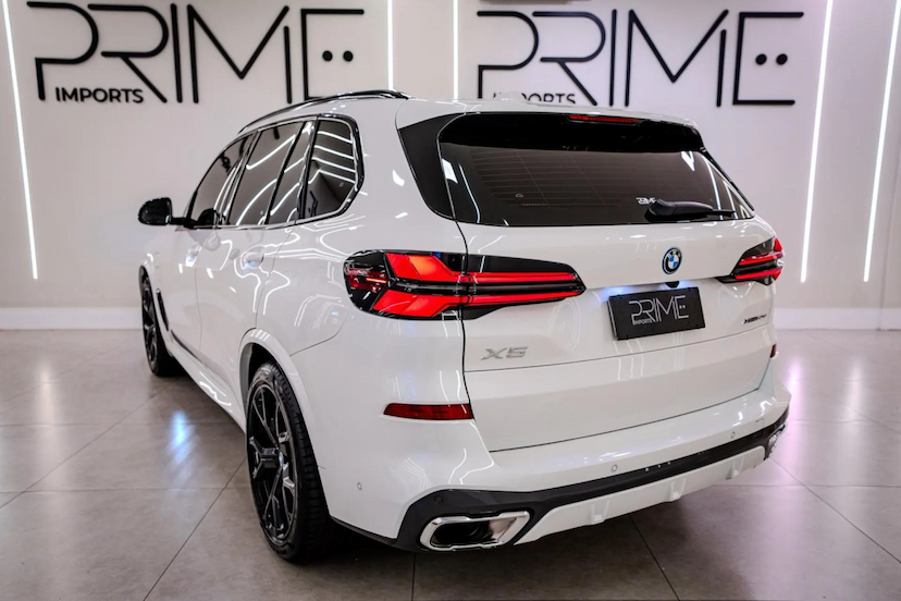 Foto do veículo BMW X5 3.0 I6 TURBO HÍBRIDO XDRIVE50E M SPORT AUTOMÁTICO 2025 27.900 KM 699.900,00