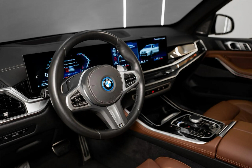 Foto do veículo BMW X5 3.0 I6 TURBO HÍBRIDO XDRIVE50E M SPORT AUTOMÁTICO 2025 27.900 KM 699.900,00