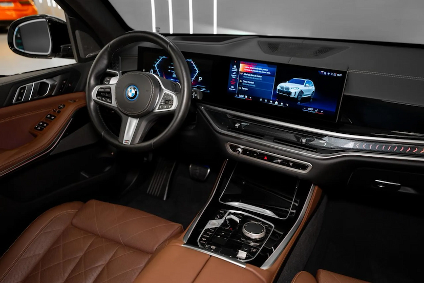 Foto do veículo BMW X5 3.0 I6 TURBO HÍBRIDO XDRIVE50E M SPORT AUTOMÁTICO 2025 27.900 KM 699.900,00