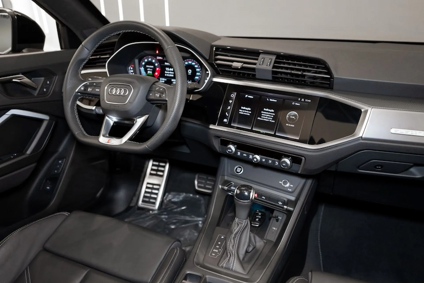 Foto do veículo AUDI Q3 2.0 40 TFSI GASOLINA PERFORMANCE BLACK PLUS QUATTRO TIPTRONIC 2025 5.900 KM 398.900,00