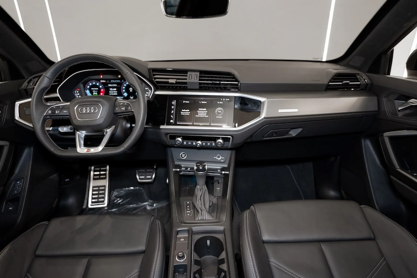 Foto do veículo AUDI Q3 2.0 40 TFSI GASOLINA PERFORMANCE BLACK PLUS QUATTRO TIPTRONIC 2025 5.900 KM 398.900,00
