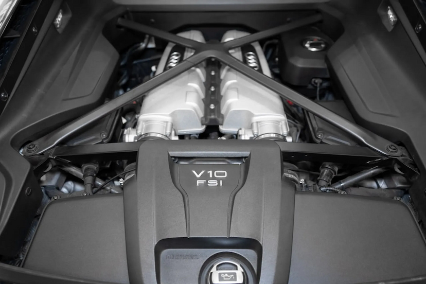 Foto do veículo AUDI R8 5.2 V10 FSI GASOLINA COUPÉ QUATTRO S TRONIC 2021 18.900 KM 1.800.000,00