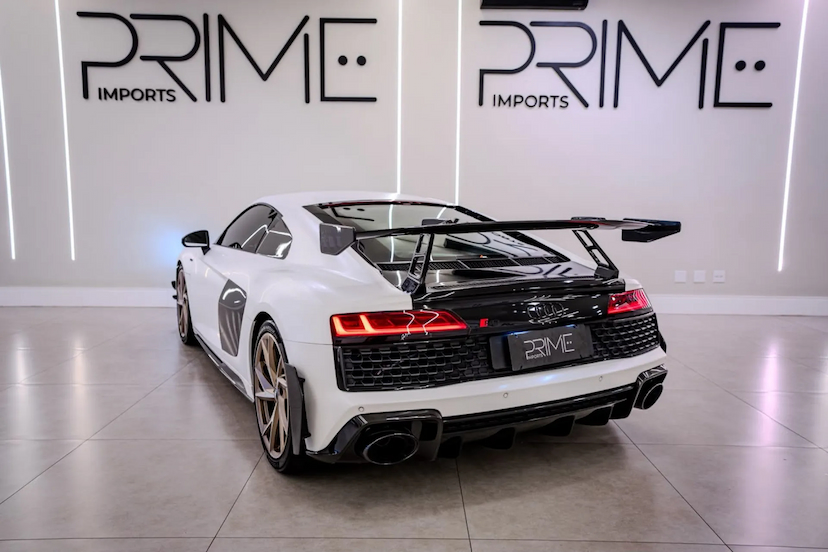 Foto do veículo AUDI R8 5.2 V10 FSI GASOLINA COUPÉ QUATTRO S TRONIC 2021 18.900 KM 1.800.000,00