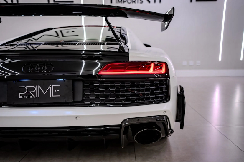 Foto do veículo AUDI R8 5.2 V10 FSI GASOLINA COUPÉ QUATTRO S TRONIC 2021 18.900 KM 1.800.000,00