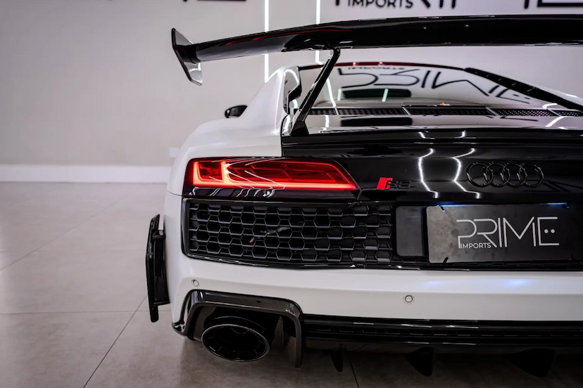 Foto do veículo AUDI R8 5.2 V10 FSI GASOLINA COUPÉ QUATTRO S TRONIC 2021 18.900 KM 1.800.000,00
