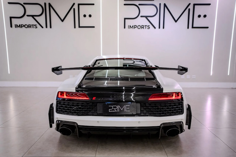 Foto do veículo AUDI R8 5.2 V10 FSI GASOLINA COUPÉ QUATTRO S TRONIC 2021 18.900 KM 1.800.000,00