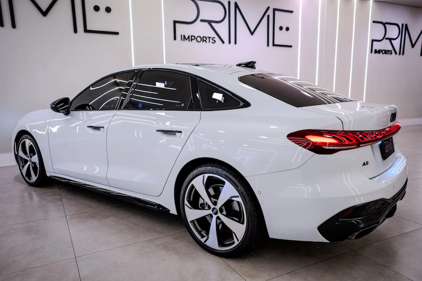 Foto do veículo AUDI A5 2.0 TFSI GASOLINA PERFORMANCE S EDITION QUATTRO S TRONIC 2025 3.900 KM R$ 418.900,00