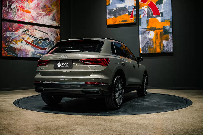 Foto do veículo AUDI Q3 1.4 35 TFSI GASOLINA BLACK S TRONIC 2021 51.095 KM 229.900,00