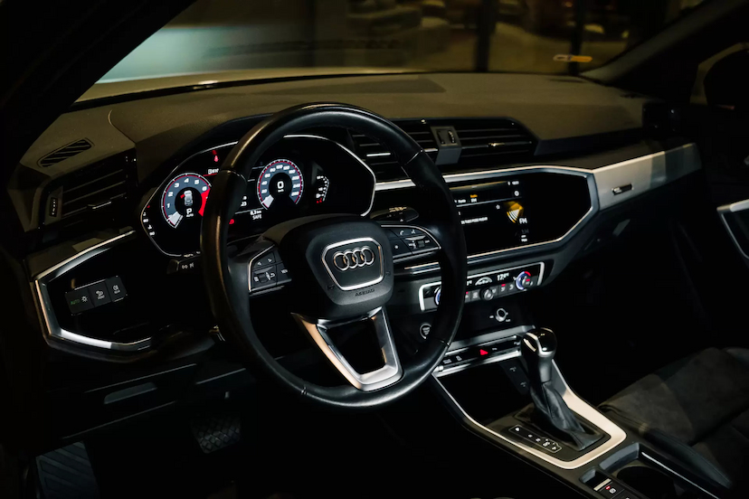 Foto do veículo AUDI Q3 1.4 35 TFSI GASOLINA BLACK S TRONIC 2021 51.095 KM 229.900,00