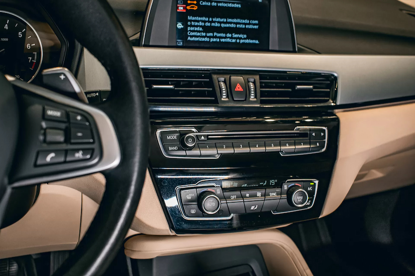 Foto do veículo BMW X1 2.0 SDRIVE20I 2016 56.696 KM 124.900,00
