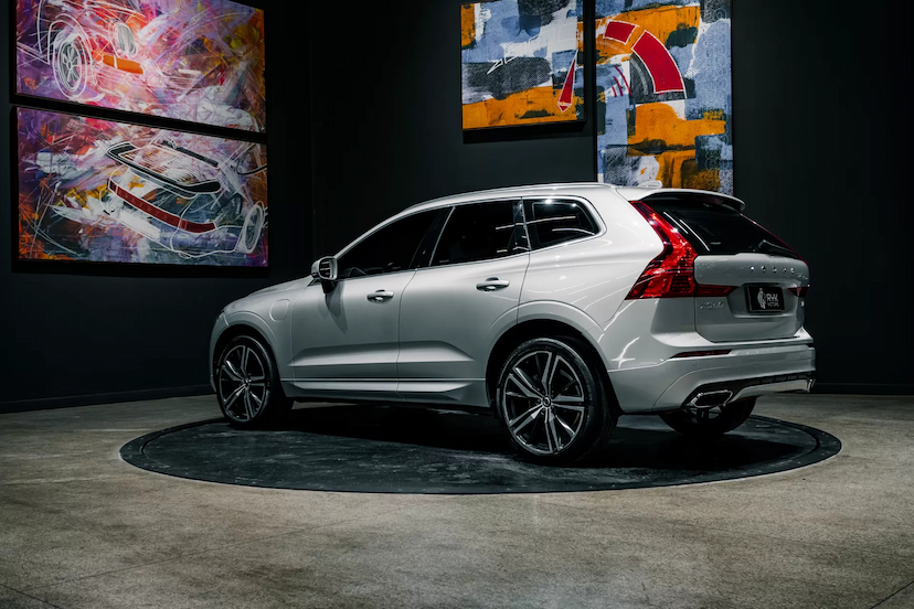 Foto do veículo VOLVO XC60 2.0 T8 HYBRID R-DESIGN AWD GEARTRONIC 2019 74.087 KM 219.900,00
