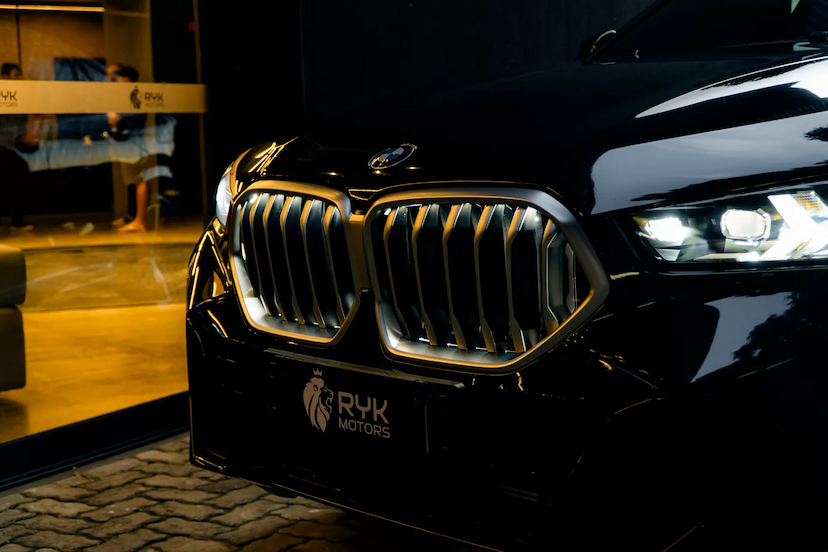 Foto do veículo BMW X6 M 3.0 TWINPOWER GASOLINA XDRIVE40I M SPORT AUTOMáTICO 2024 9.312 KM 769.900,00
