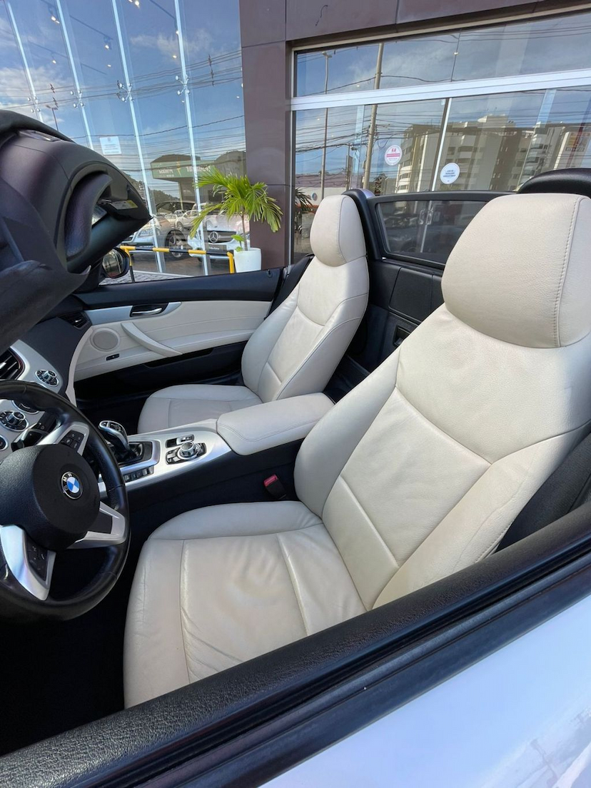 Foto do veículo BMW Z4 ROADSTER SDRIVE20I 2016 22.000 KM 259.900,00
