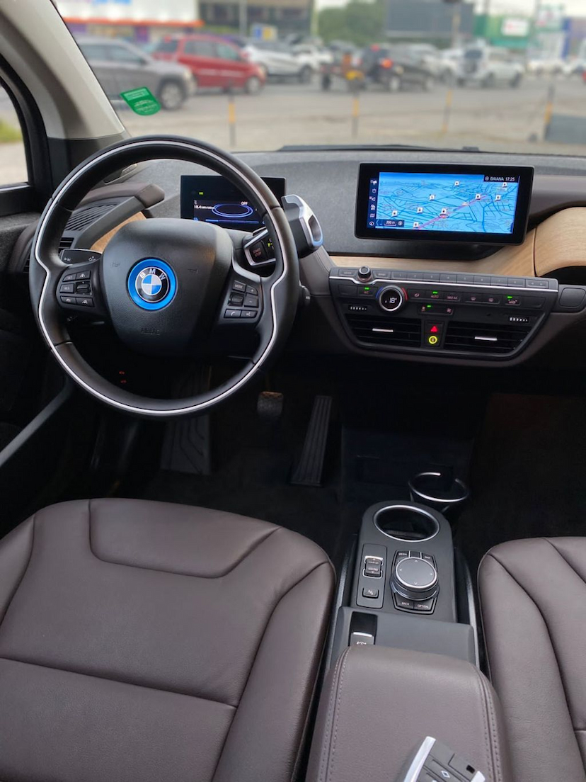 Foto do veículo BMW I3 2022 2022 1.700 KM 289.900,00