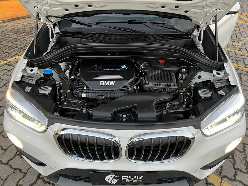 Foto do veículo BMW X1 2.0 16V TURBO ACTIVEFLEX SDRIVE20I 4P AUTOMATICA 2019 27.367 KM 189.900,00