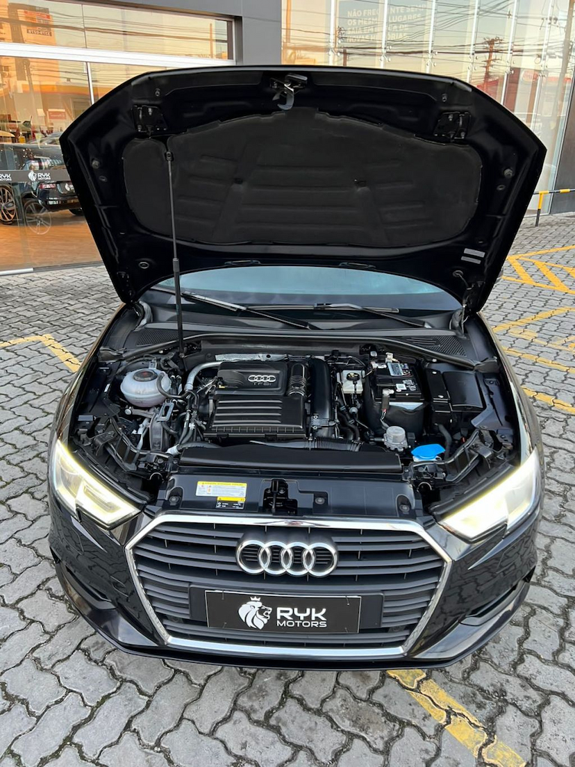 Foto do veículo AUDI A3 1.4 TFSI FLEX SEDAN PRESTIGE TIPTRONIC 2020 27.740 KM 136.900,00