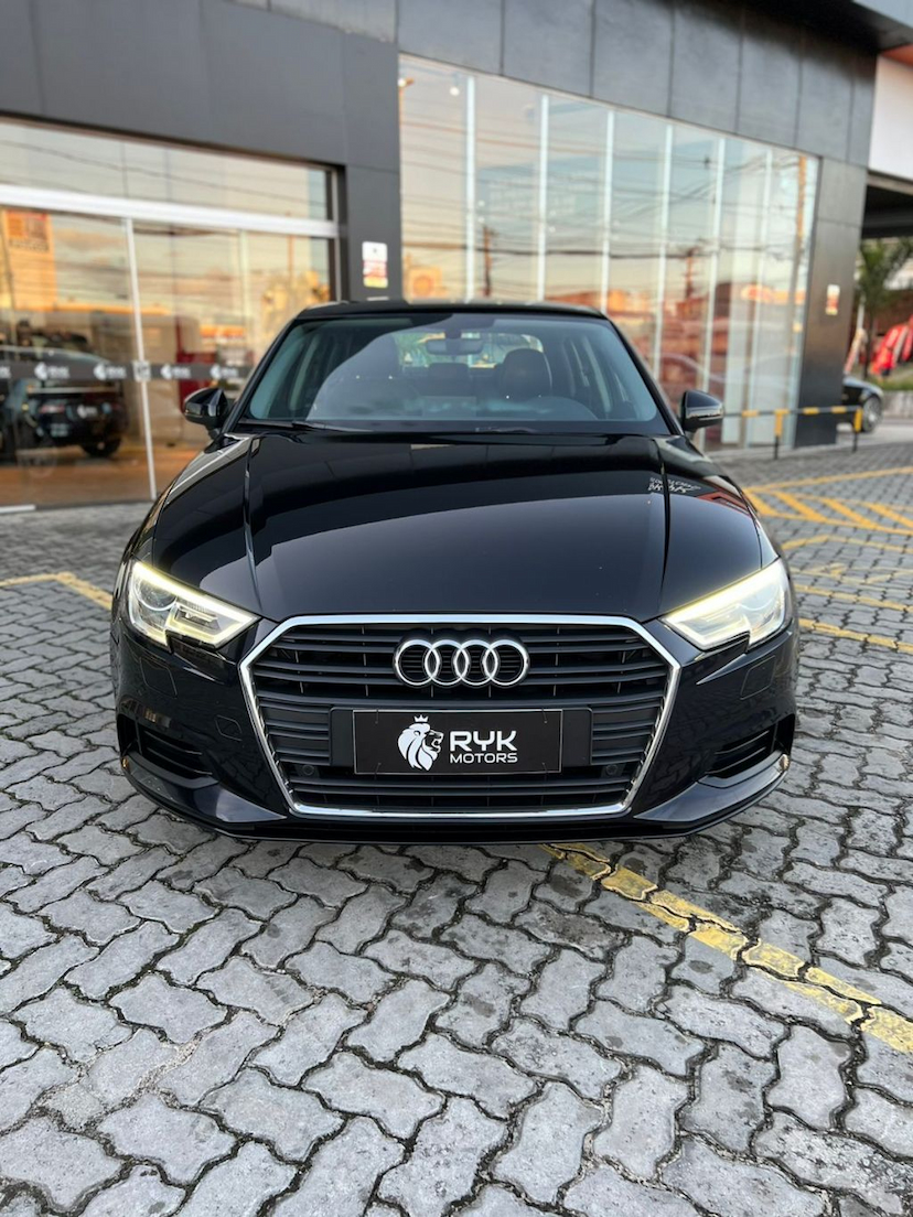 Foto do veículo AUDI A3 1.4 TFSI FLEX SEDAN PRESTIGE TIPTRONIC 2020 27.740 KM 136.900,00