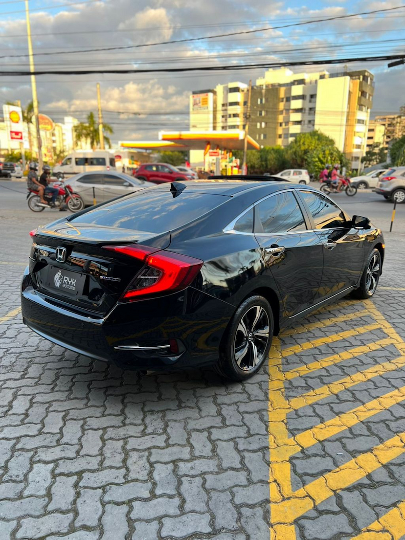 Foto do veículo HONDA CIVIC 1.5 16V TURBO GASOLINA TOURING 4P CVT 2017 53.803 KM 119.900,00
