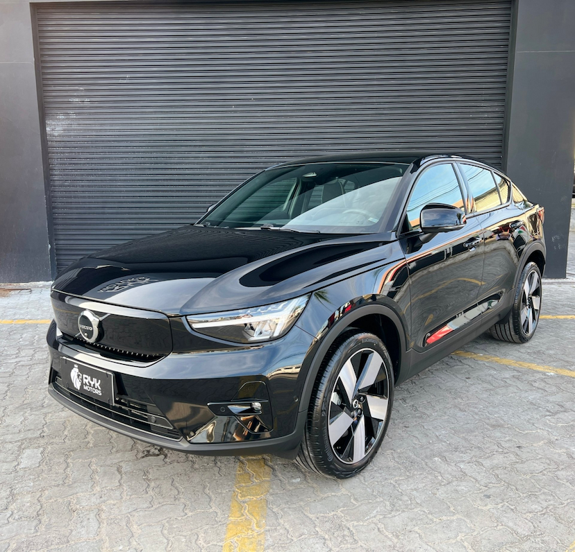 Foto do veículo VOLVO C40 P8 RECHARGE PURE ELECTRIC AWD 2023 252 KM 409.900,00