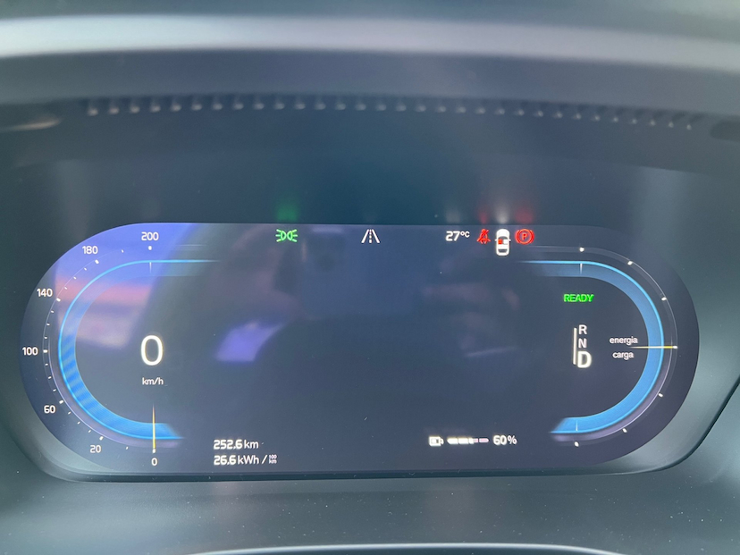 Foto do veículo VOLVO C40 P8 RECHARGE PURE ELECTRIC AWD 2023 252 KM 409.900,00