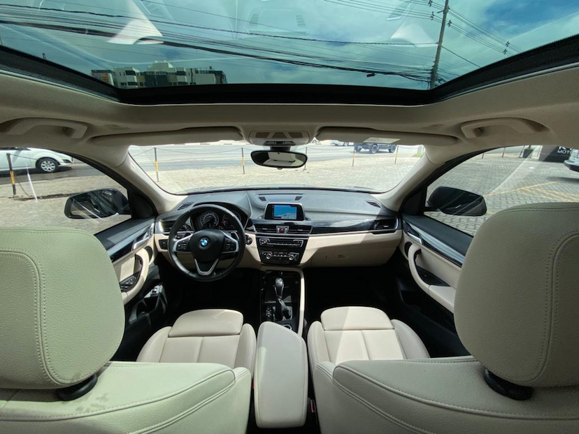 Foto do veículo BMW X1 2.0 16V TURBO ACTIVEFLEX SDRIVE20I X-LINE 4P AUTO 2019 65.245 KM 175.900,00