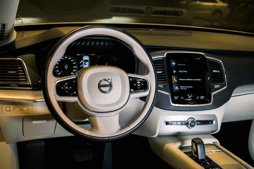 Foto do veículo VOLVO XC90 2.0 T8 HYBRID MOMENTUM AWD GEARTRONIC 2020 53.436 KM 349.900,00