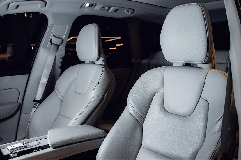 Foto do veículo VOLVO XC60 2.0 T8 HYBRID MOMENTUM AWD GEARTRONIC 2020 45.471 KM 259.900,00