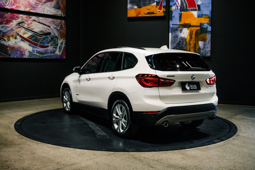 Foto do veículo BMW X1 2.0 16V TURBO ACTIVEFLEX SDRIVE20I GP 4P AUTOMÁTIC 2017 76.000 KM 115.900,00