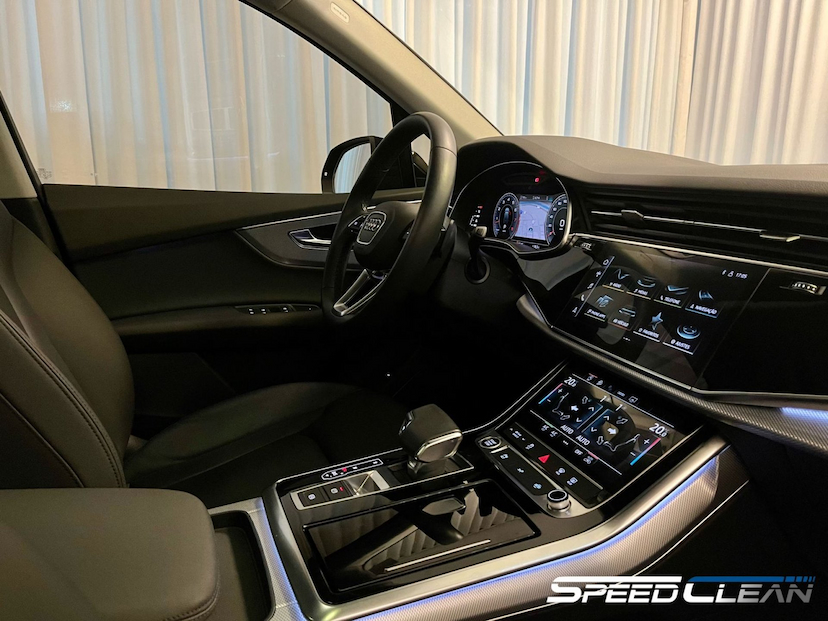Foto do veículo AUDI Q7 S-LINE 2021 24.699 KM 459.900,00