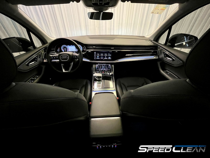 Foto do veículo AUDI Q7 S-LINE 2021 24.699 KM 459.900,00