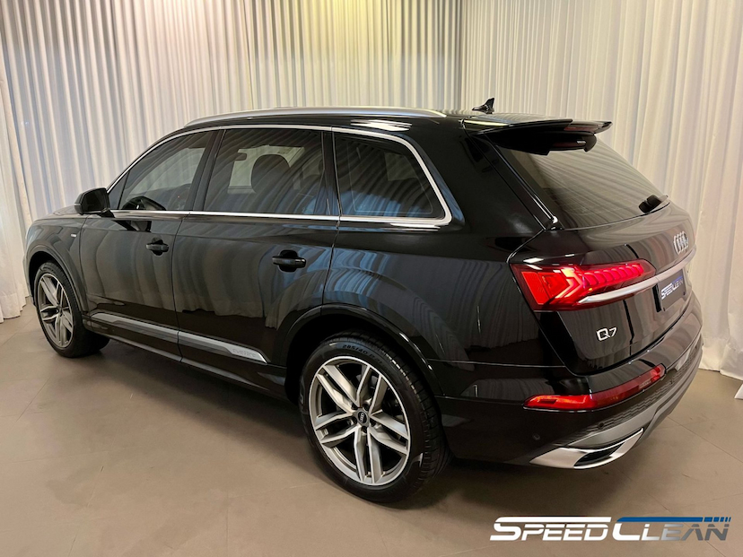 Foto do veículo AUDI Q7 S-LINE 2021 24.699 KM 459.900,00