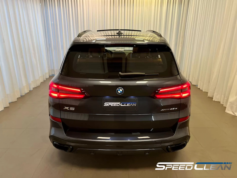 Foto do veículo BMW X5 45E M SPORT 2023 7.000 KM 689.900,00