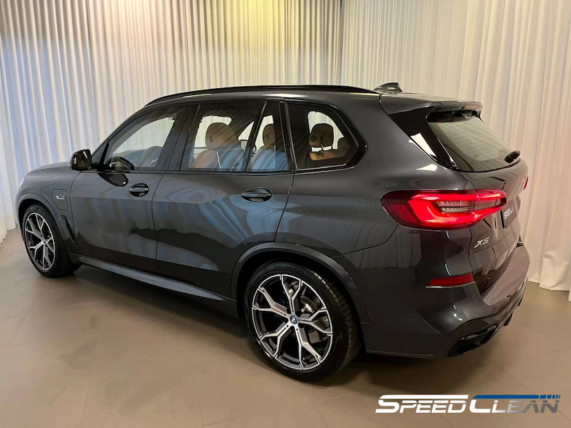 Foto do veículo BMW X5 45E M SPORT 2023 7.000 KM 689.900,00