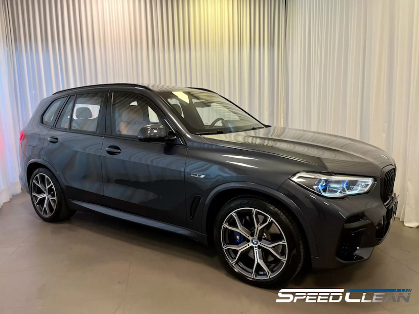 Foto do veículo BMW X5 45E M SPORT 2023 7.000 KM 689.900,00