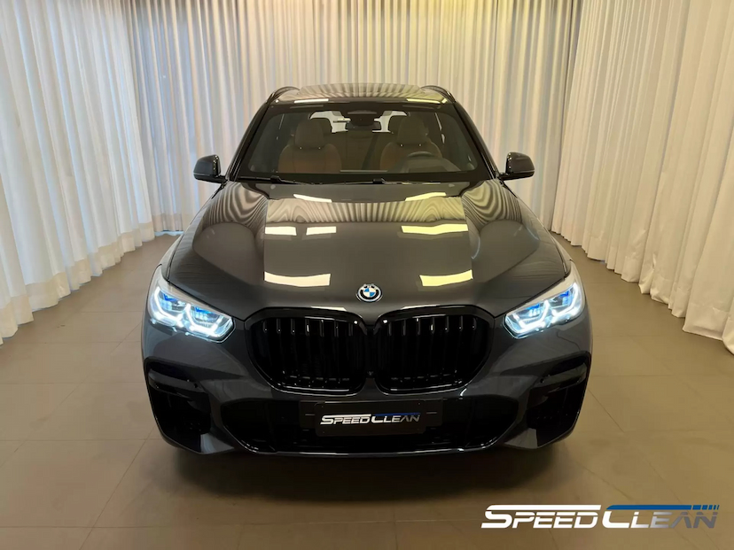 Foto do veículo BMW X5 45E M SPORT 2023 7.000 KM 689.900,00