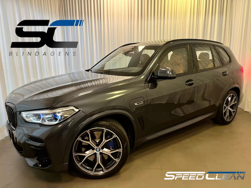 Foto do veículo BMW X5 45E M SPORT 2023 7.000 KM 689.900,00
