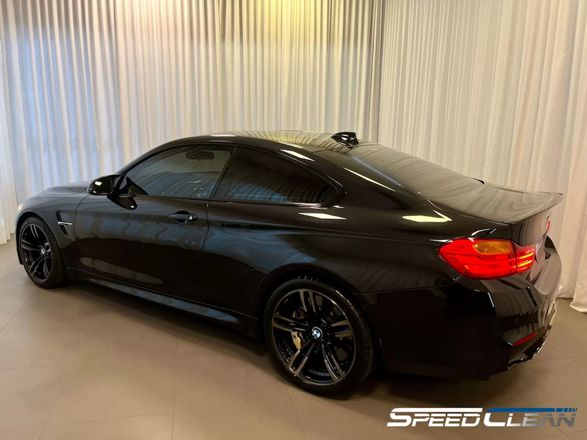 Foto do veículo BMW M4 COUPé 2015 39.055 KM 334.900,00