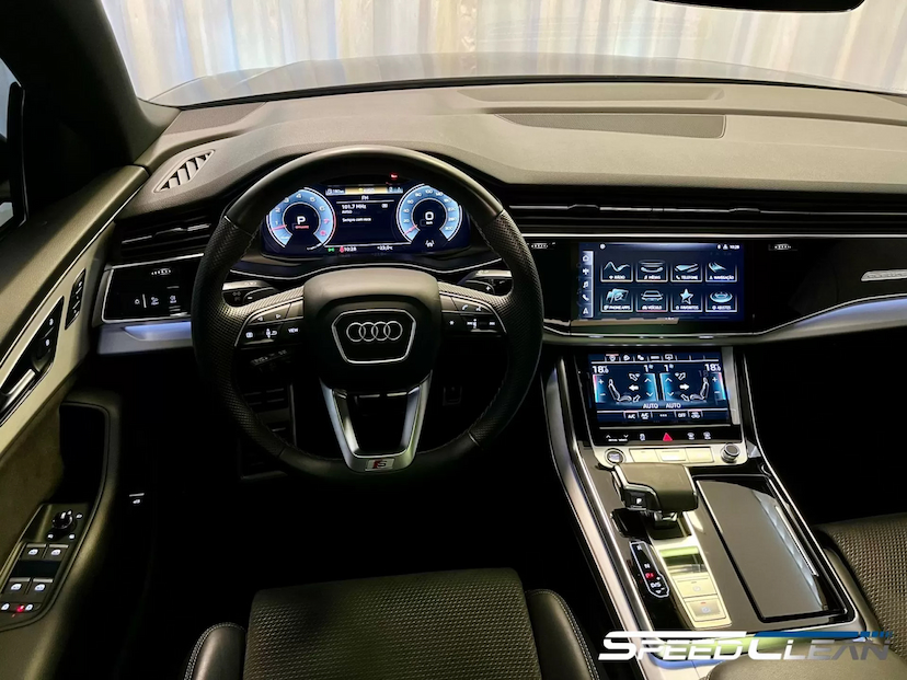 Foto do veículo AUDI Q8 S-LINE PERFORMANCE BLACK 2022 15.909 KM 545.900,00