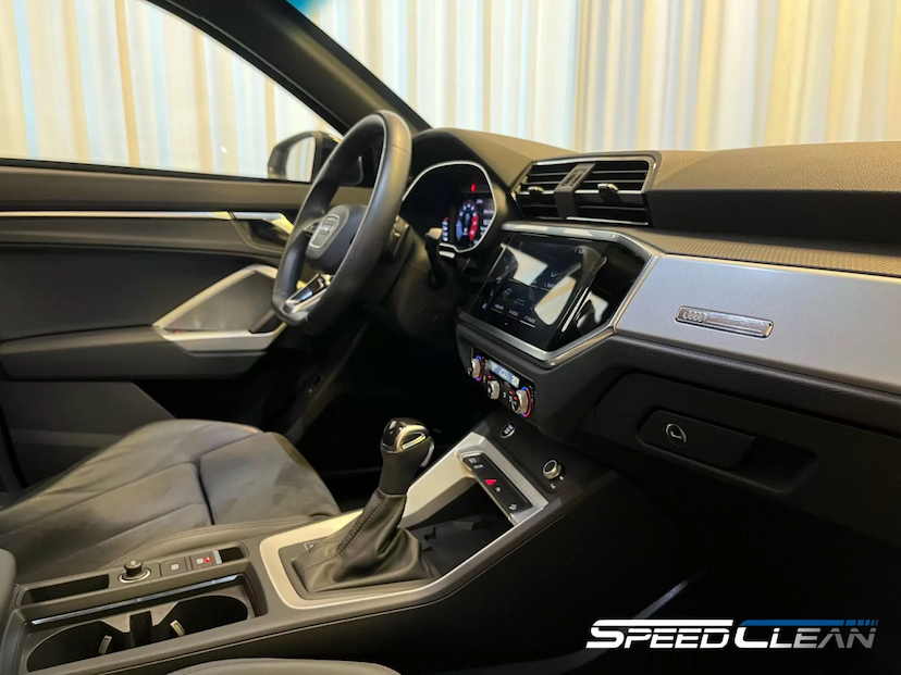 Foto do veículo AUDI Q3 BLACK S-TRONIC 2021 13.034 KM 299.900,00