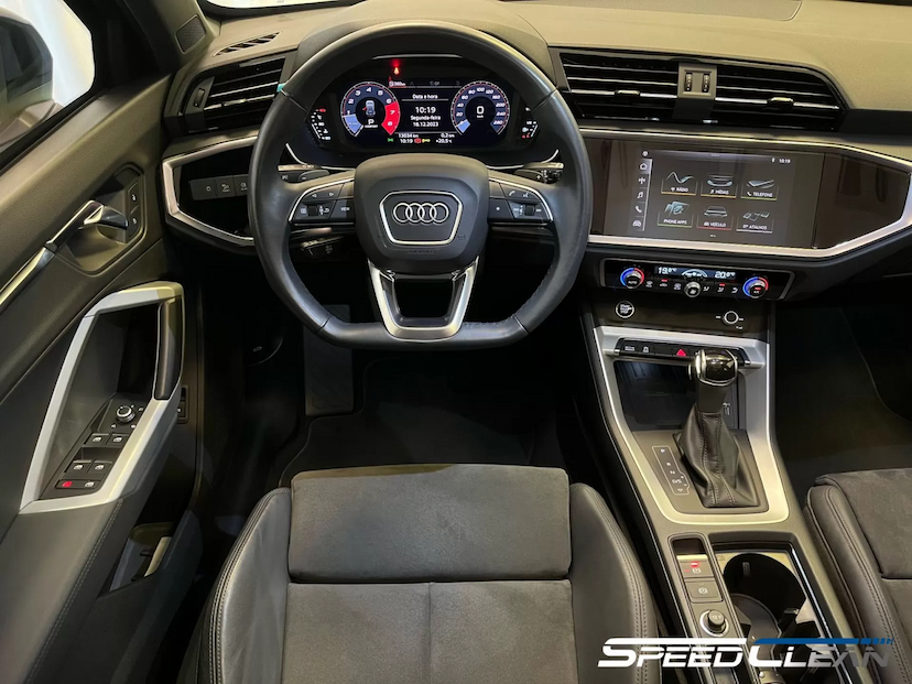 Foto do veículo AUDI Q3 BLACK S-TRONIC 2021 13.034 KM 299.900,00
